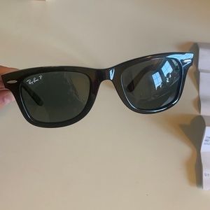 Ray Ban 50 Wayfarer Black Polarized Sunglasses and Case